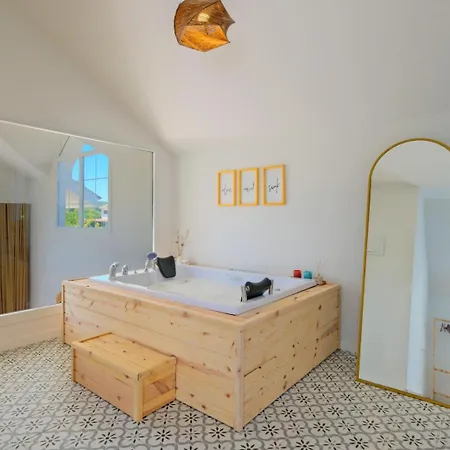 Villa Sunfe / *